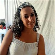 Profesora de Geografía, historia, arte, filosofía e inglés en secundaria. Primaria en general